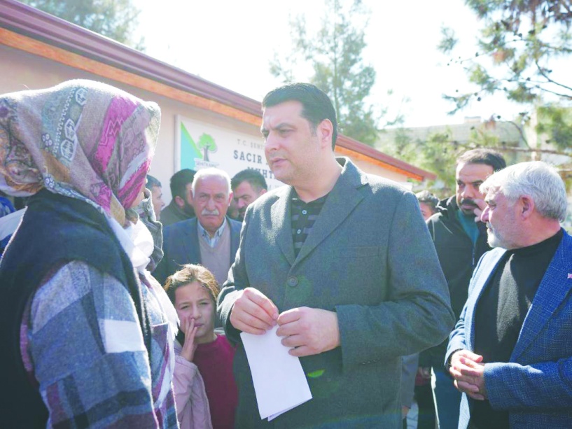 Sacır Mahallesi sakinlerinin sorun ve taleplerini dinledi