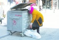 Bu manzaralar kentteki derin yoksulluğu gözler önüne seriyor