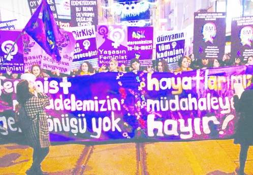 Son bir yılda 239 kadın, “aile üyesi erkekler” tarafından öldürüldü