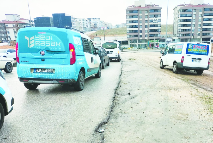 Yoğun trafikten kaçmak isteyen şoförler alternatif yollara başvuruyor