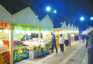Ramazan Sokağı, her akşam yüzlerce aileyi ağırlıyor