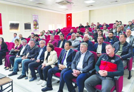 Çiftçilere, deprem sonrası tarımsal ekosistemdeki değişimler anlatıldı
