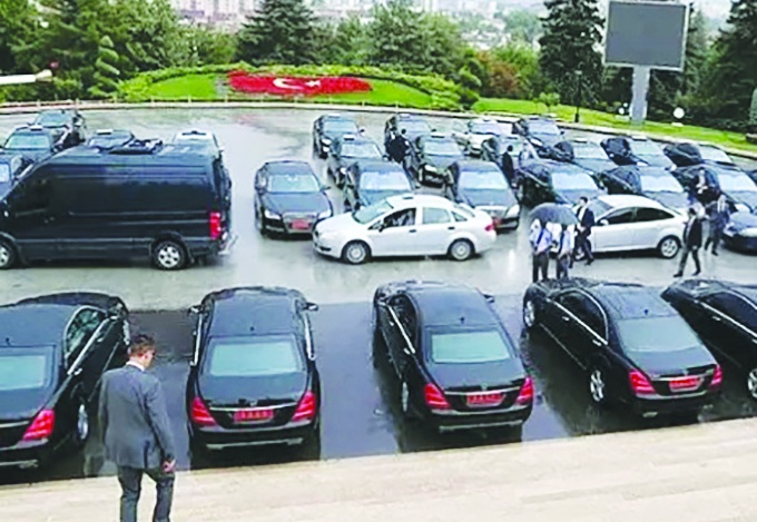 Tasarruf lafta kaldı, harcamalar çığ gibi büyüdü