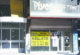 Esnaf, kepenk kapatmaya devam ediyor