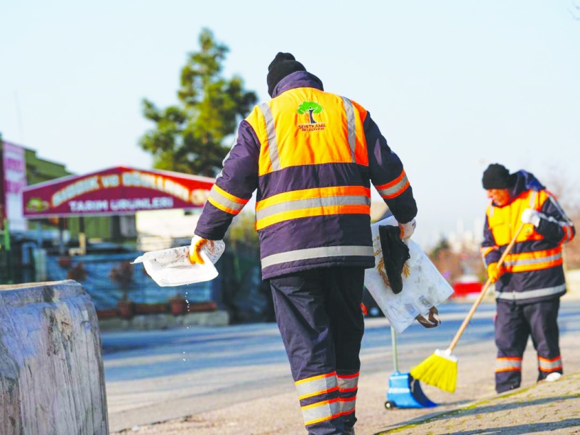 Kaderine terkedilen bölgeler çöpten arındırıldı