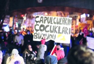 Hukukçulardan çağrı: Toplantı ve gösteri yürüyüşü yapmak suç değildir