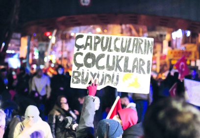 Hukukçulardan çağrı: Toplantı ve gösteri yürüyüşü yapmak suç değildir