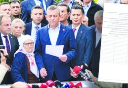 CHP imza kampanyasını Trabzon'da başlattı