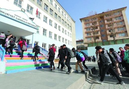 Okullarda tatil sonrası ilk ders zili çaldı