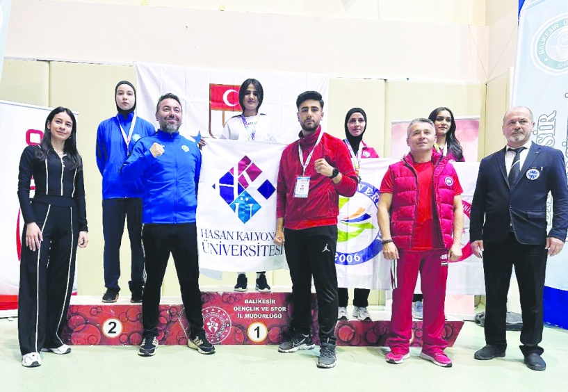 55 kg “Point Fighting” kategorisinde altın madalya aldı