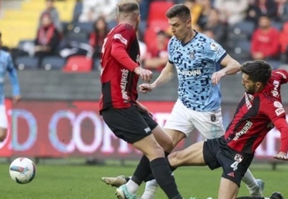 Selçuk İnan’ın kırmızı kart gördüğü maçta Gaziantep FK 2-1 mağlup oldu