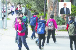 Okul çağında olan 1 milyon  584 bin öğrenci eğitim dışında