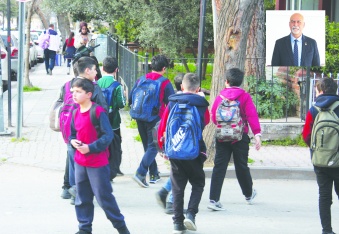 Okul çağında olan 1 milyon  584 bin öğrenci eğitim dışında