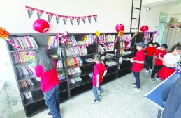 Sultanlar Köyü okuluna kütüphane kurdular