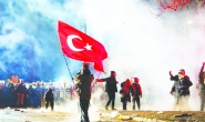 New York Times: Türkiye otokrasiye direniyor, halkın cesareti küresel sessizlikten daha fazlasını hak ediyor