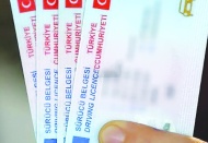 Ehliyetini yenilemeyenler 7 bin 423 lira fazla ödeyecek