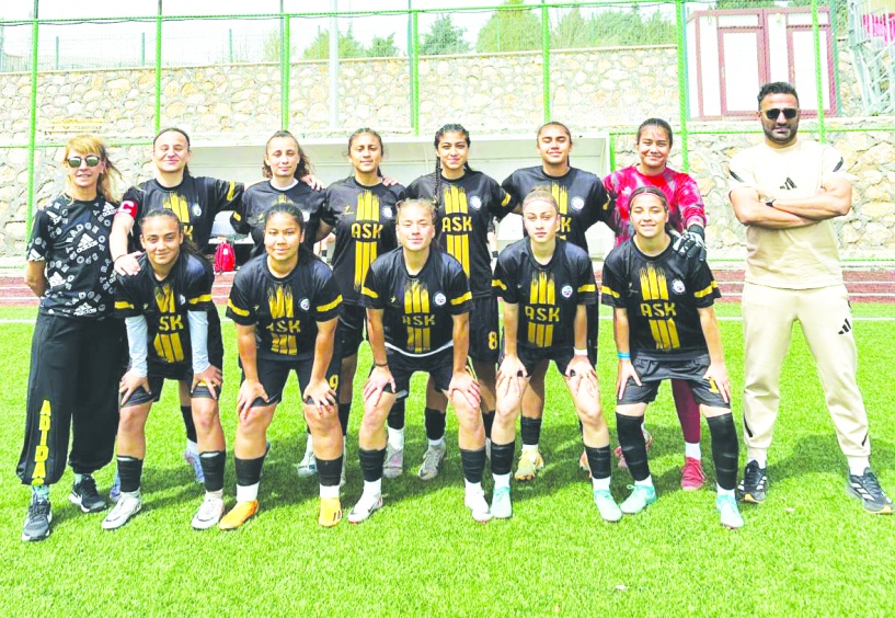 Kadın ve Erkek Futbol Takımları Türkiye finallerine katılacak