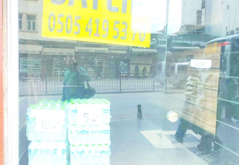 Krize direnemeyen 115  esnaf dükkanına kilit vurdu