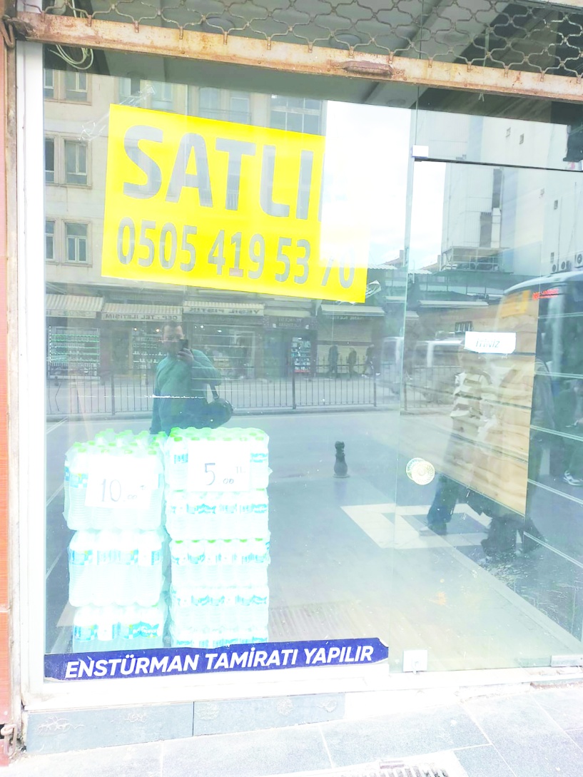 Krize direnemeyen 115  esnaf dükkanına kilit vurdu