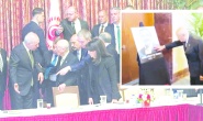 Bahçeli, 99 gün sonra Meclis'te: Sırrı Süreyya Önder için yapılan anma törenine katıldı, fotoğrafını okşadı