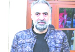 Ebeler ağır iş yükü, düşük ücret,  güvencesiz çalışma koşulları ile karşı karşıya