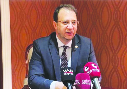 “Van halkı ‘Susma sustukça sıra sana gelecek’ dediği zaman batıda zamanında duymamış olabiliriz”