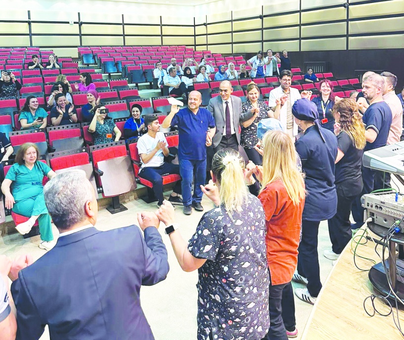 Hemşireler, şifa dağıtan, hastanın acısına ve sevincine ortak olan sağlık çalışanlarıdır