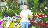 Fidan pazarı adı altında kurulan yerde çiçek satışı yasaklanmalı
