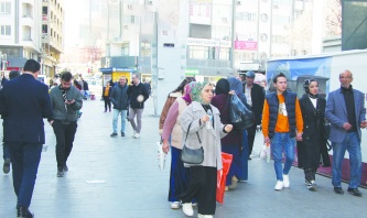 Yalnız yaşayanlar artıyor  hane halkı sayısı azalıyor