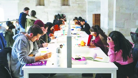 Özel üniversitelerde kayıt yenileme ücretleri yüzde 100 zamlandı