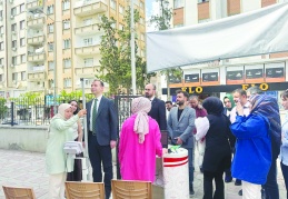 Boy, kilo ve vücut kitle indeksi ölçümü yapılıyor