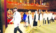 Beyaz önlüklerini giydiler