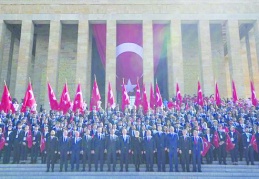 81 ilden gençler ve milli sporcular Anıtkabir'i ziyaret etti
