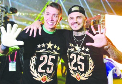 Galatasaray'ın formaları satışa çıktı