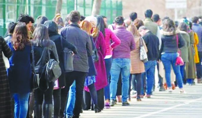 Gençler işsizlik krızi ve gelecek kaygısı içinde