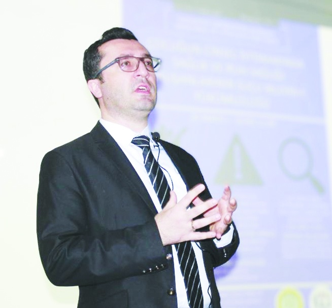 Çocuk istismarı vakalarında sağlık  çalışanları kararsız kalmamalı