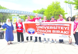 Akademik liyakat yerine yandaşlık,  özgür düşünce yerine itaat dayatılıyor