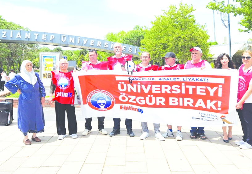 Akademik liyakat yerine yandaşlık,  özgür düşünce yerine itaat dayatılıyor