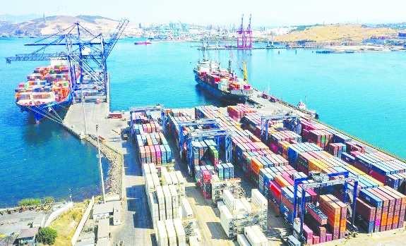 Dış ticaret açığı Ocak-Nisan döneminde açık 34,5 milyar doları aştı