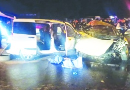 Feci kaza… 2 si çocuk 5 kişi kazada yaşamını yitirdi