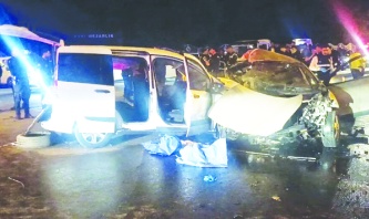 Feci kaza… 2 si çocuk 5 kişi kazada yaşamını yitirdi