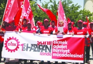 Soframızdaki ekmek küçülüyor haklarımız elimizden alınıyor