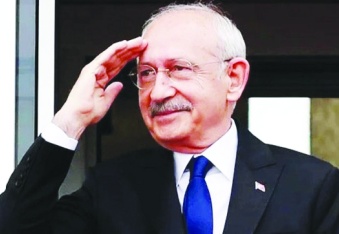 Koltuğu çok sevdi… Memleket yanıyor o koltuk telaşında