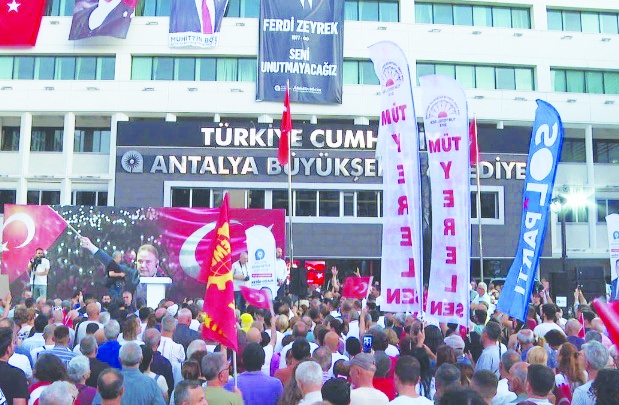 CHP, henüz tutuklanmayan belediye başkanlarını Ankara'ya çağırdı!