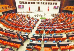 CHP'li 61 vekilin dokunulmazlığıyla ilgili tezkere Meclis'te