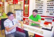 Hastalar, devlet hastanelerinde göz  randevusu almakta zorlanıyor