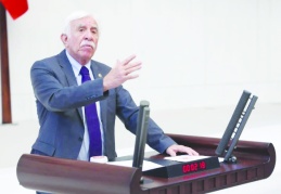Cengiz Çandar: “Operasyonlar Türkiye'nin hukuk değil polis devleti olduğu görüntüsünü veriyor”