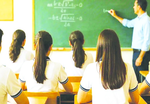 Çocuklar tarikatların insafına bırakılıyor