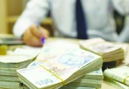 Bütçe açığı 1 trilyon liraya dayandı