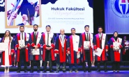 “Adalet dağıtmak, adil olmak ve  hakkı gözetmek her şeyden kıymetli”